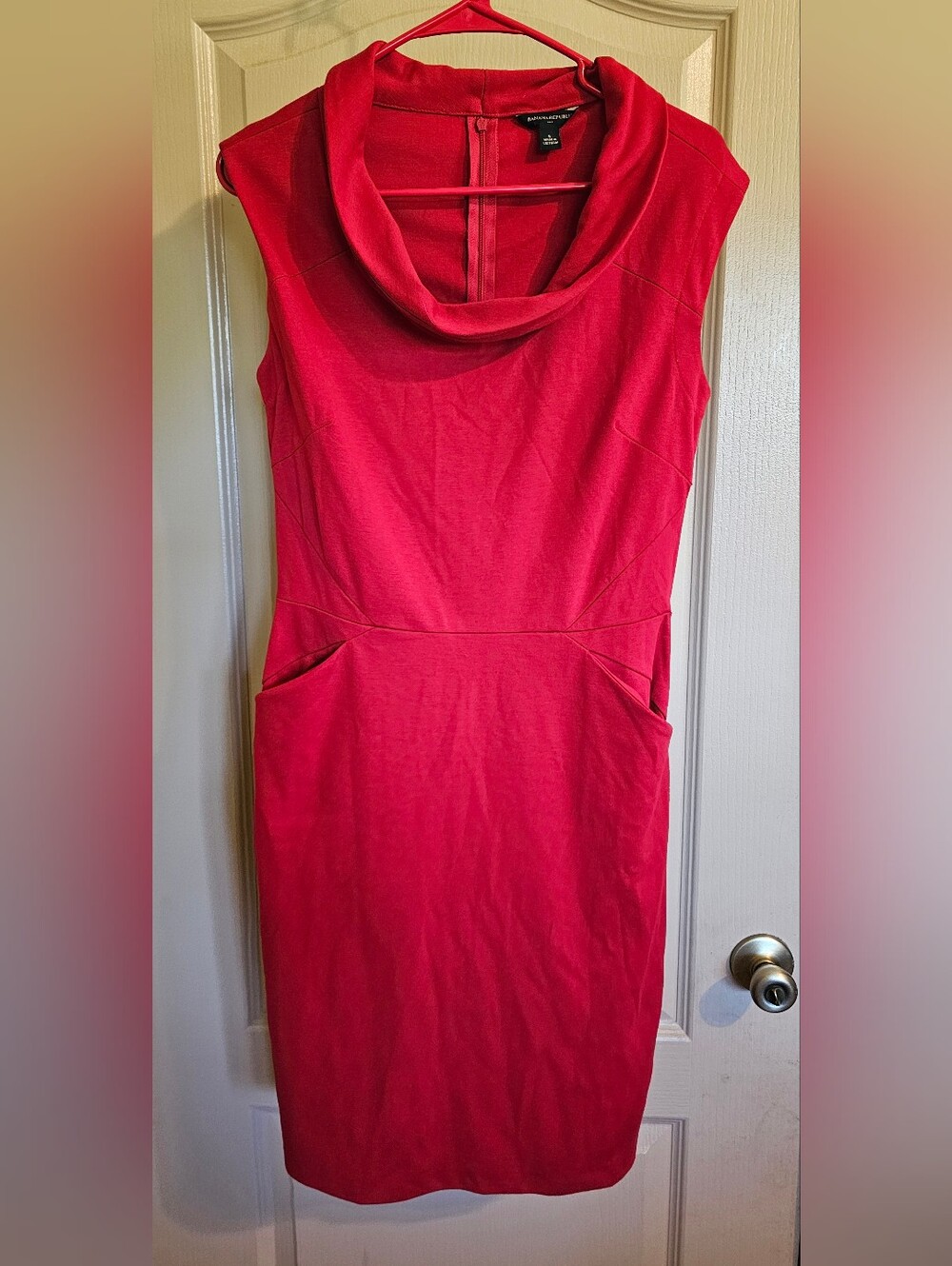 Vintage 2000's Banana Republic Size 6  Cherry Red Scoop Neck Dress W Pockets